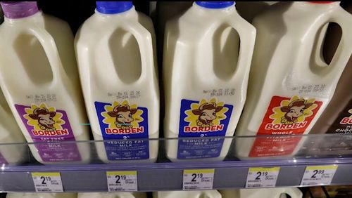 美國牛奶消費衰退潮 從迪恩食品到百年乳企百墩實業的破產警示