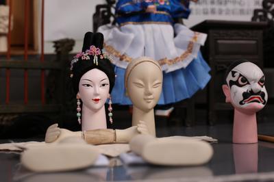 南北相映 漳州布袋戲進京記，非遺傳承人與北京戲迷的胡同對話