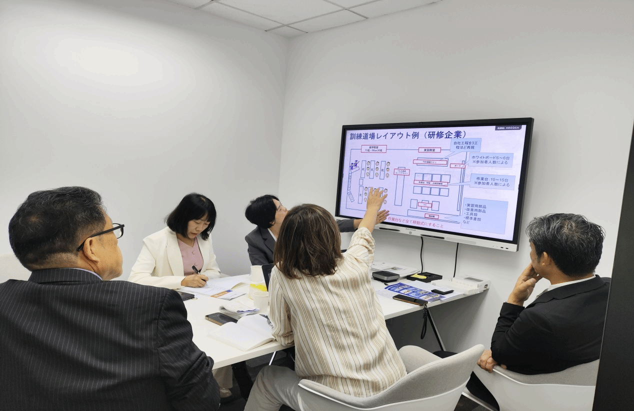 東方語言學院院長程良率隊赴上海訪企拓崗與考察交流，深化產學研合作，賦能網絡技術服務人才培養(yǎng)
